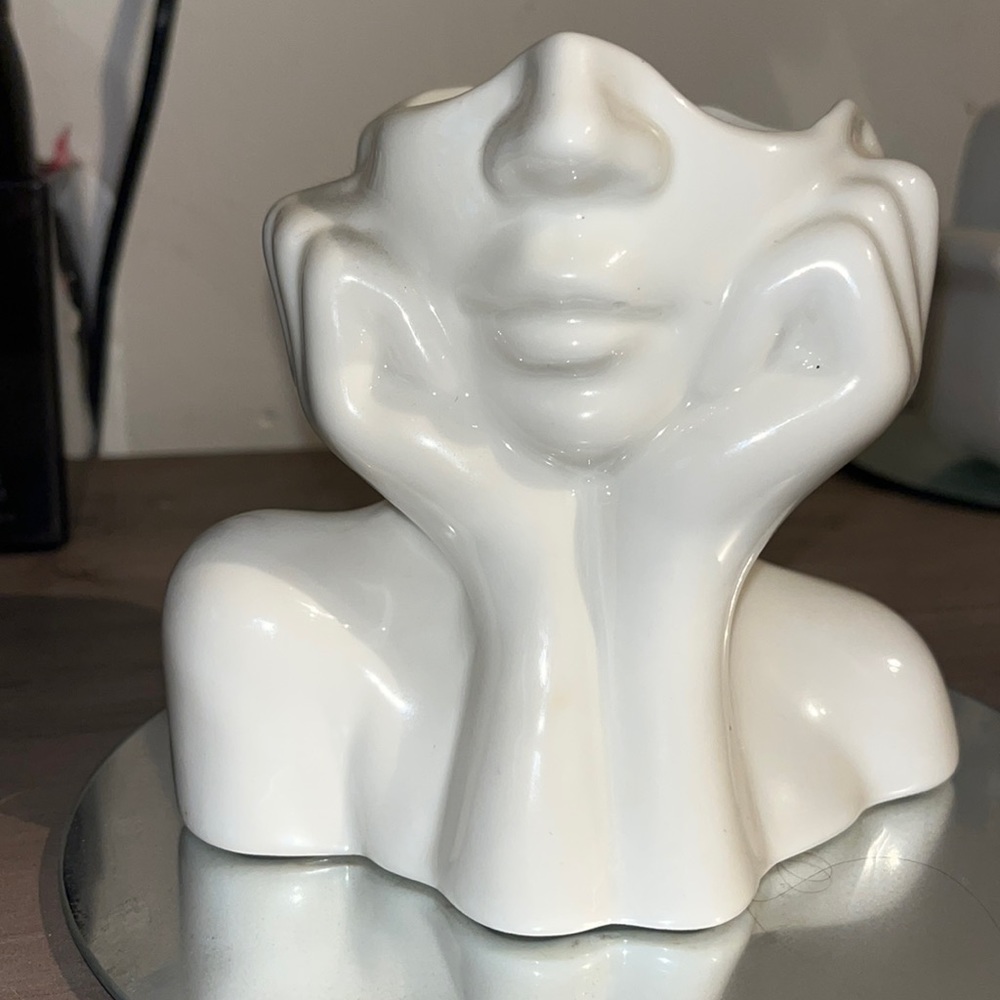 Face vase - Picture 3 of 5